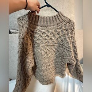 Chunky Knit Cable Sweater - Tan